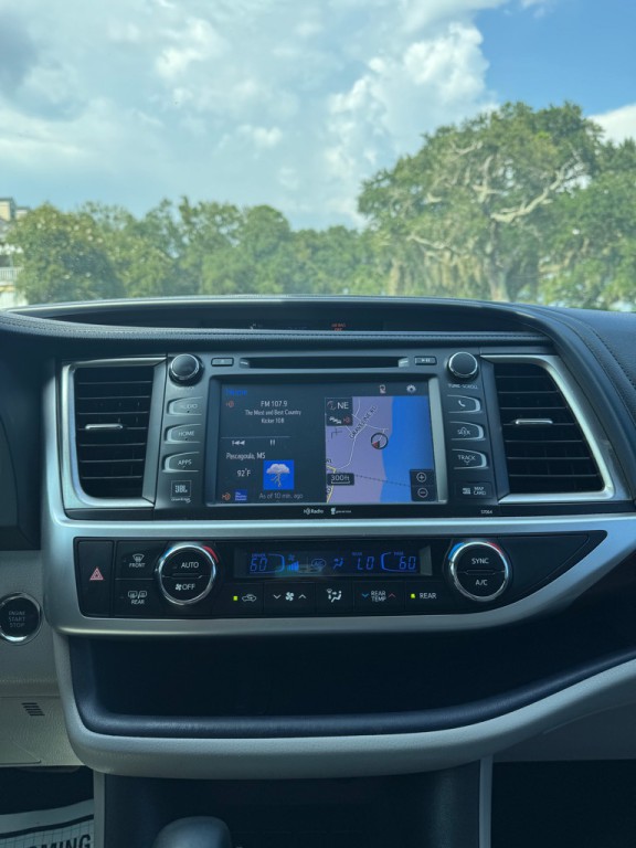 2015 Toyota Highlander Image 29