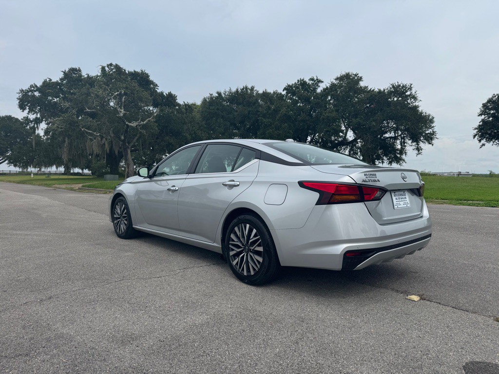 2023 Nissan Altima Image 3