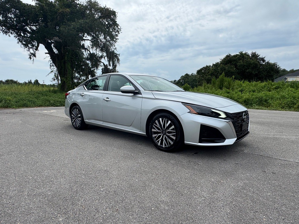 2023 Nissan Altima Image 7