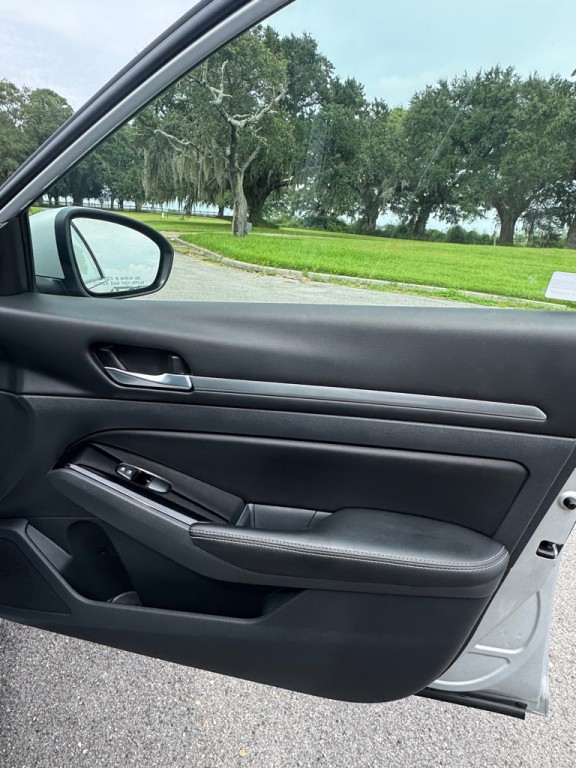 2023 Nissan Altima Image 13