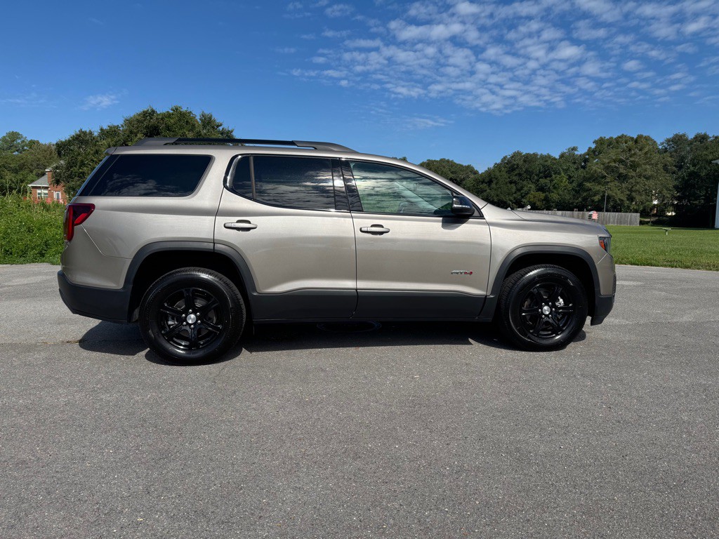 2023 GMC Acadia Image 6