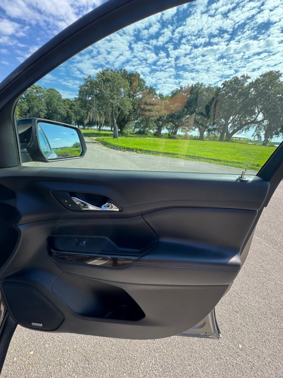 2023 GMC Acadia Image 13