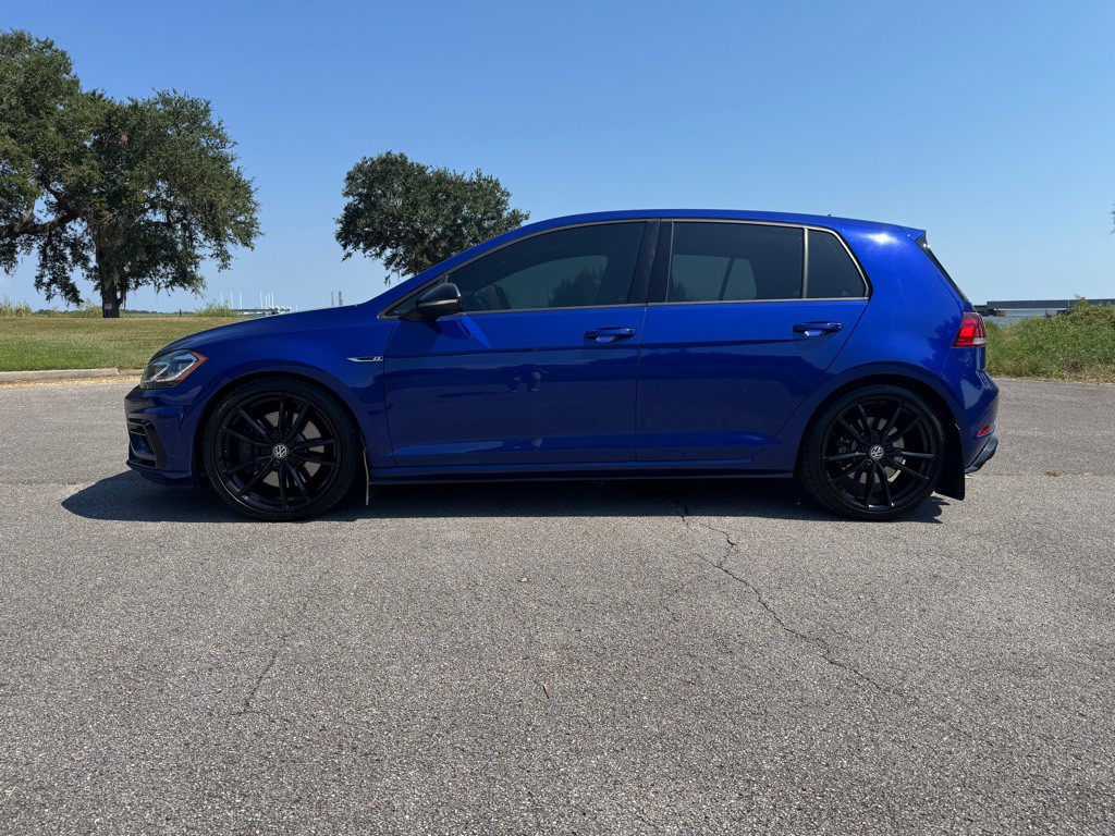 2019 Volkswagen Golf Image 2