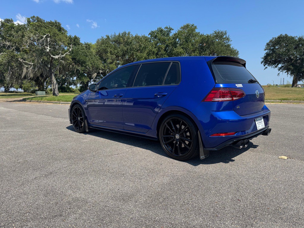 2019 Volkswagen Golf Image 3