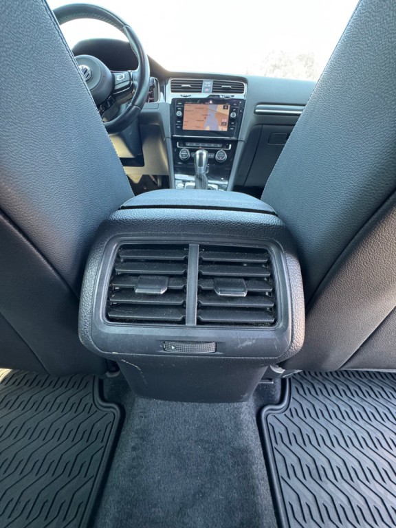 2019 Volkswagen Golf Image 19