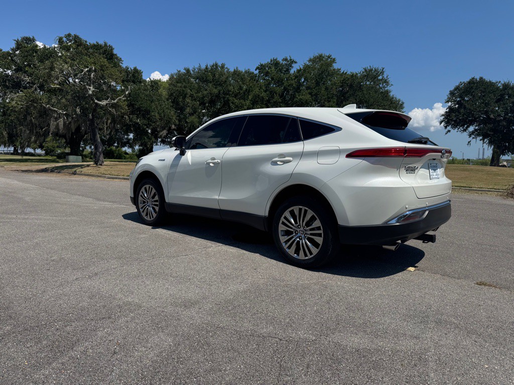 2021 Toyota Venza Image 3