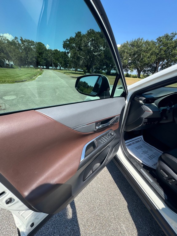 2021 Toyota Venza Image 9