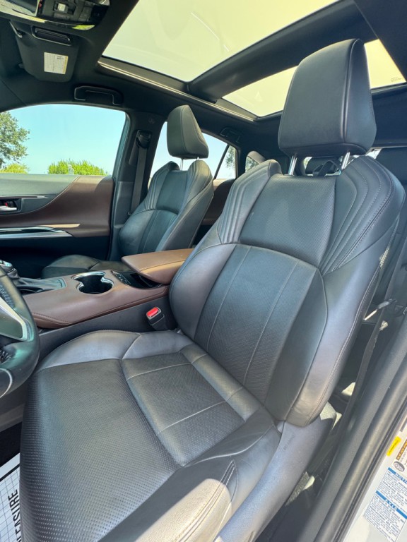2021 Toyota Venza Image 11