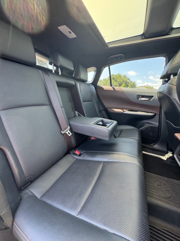 2021 Toyota Venza Image 17