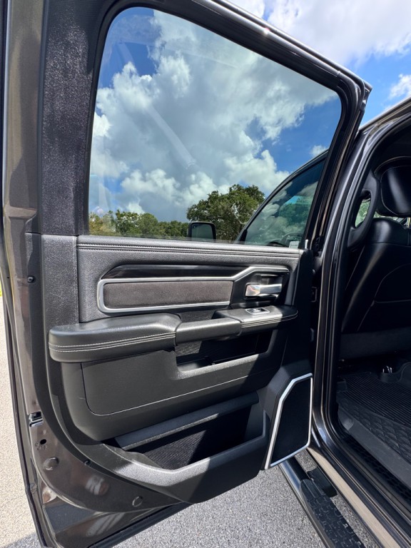 2023 RAM 2500 Image 12