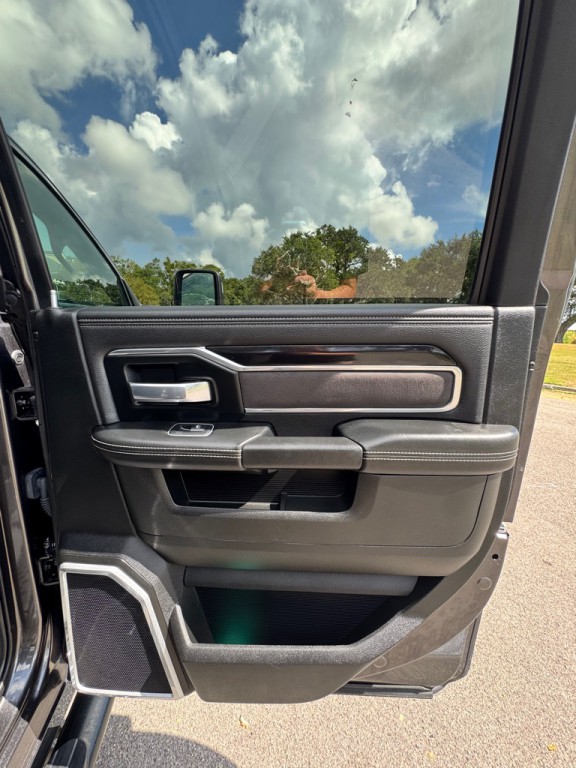 2023 RAM 2500 Image 16