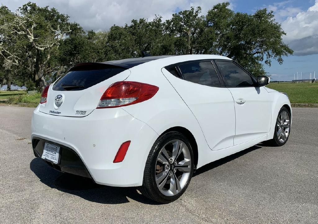 2014 Hyundai Veloster Image 8