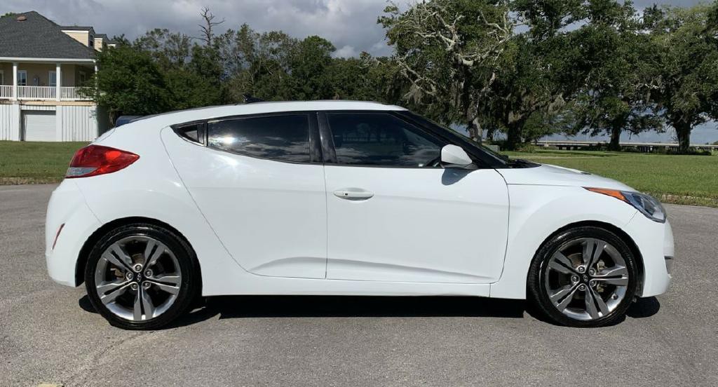 2014 Hyundai Veloster Image 9
