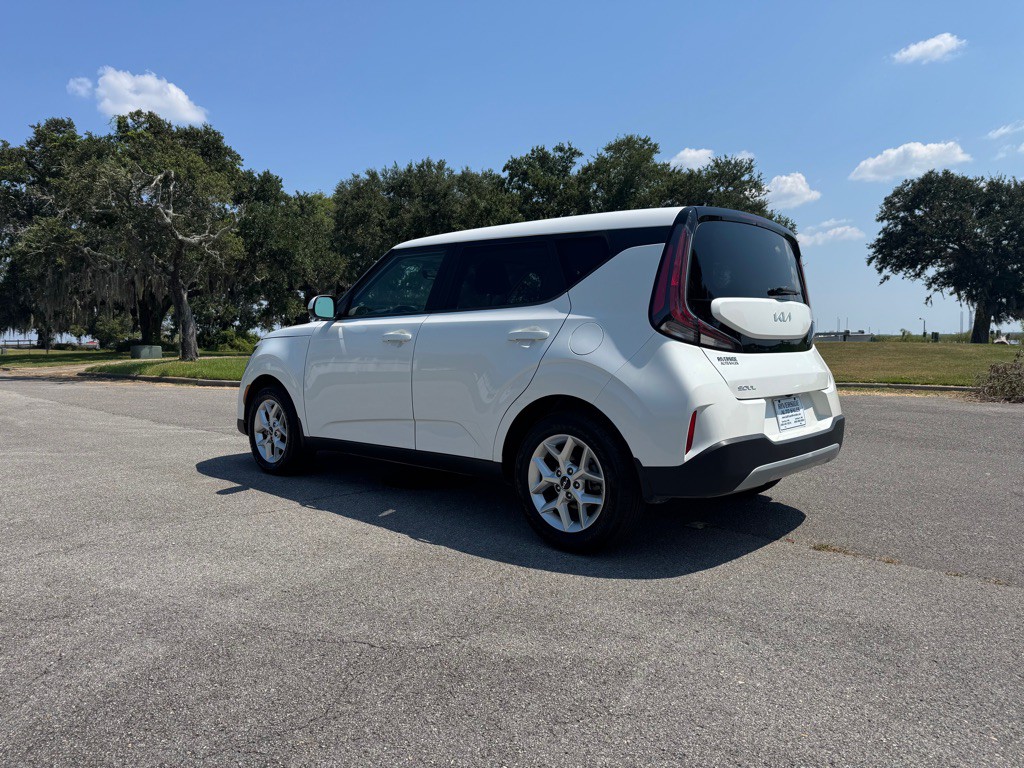 2023 Kia Soul Image 3