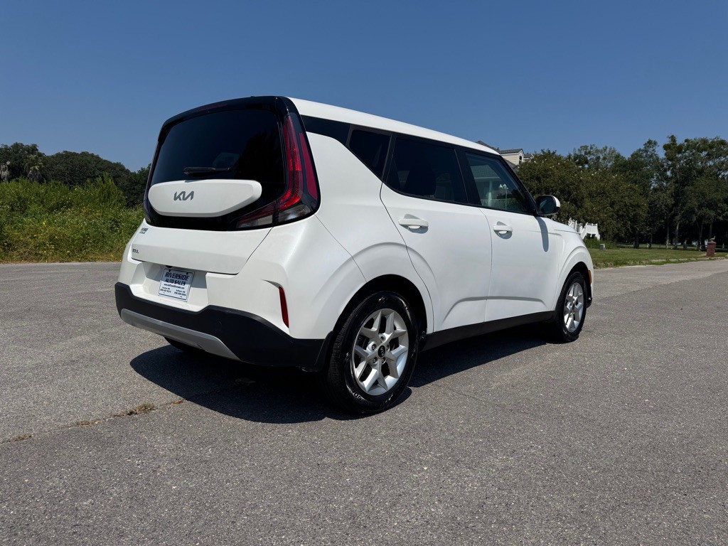 2023 Kia Soul Image 5