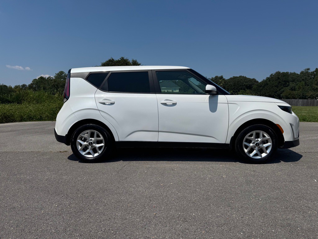 2023 Kia Soul Image 6