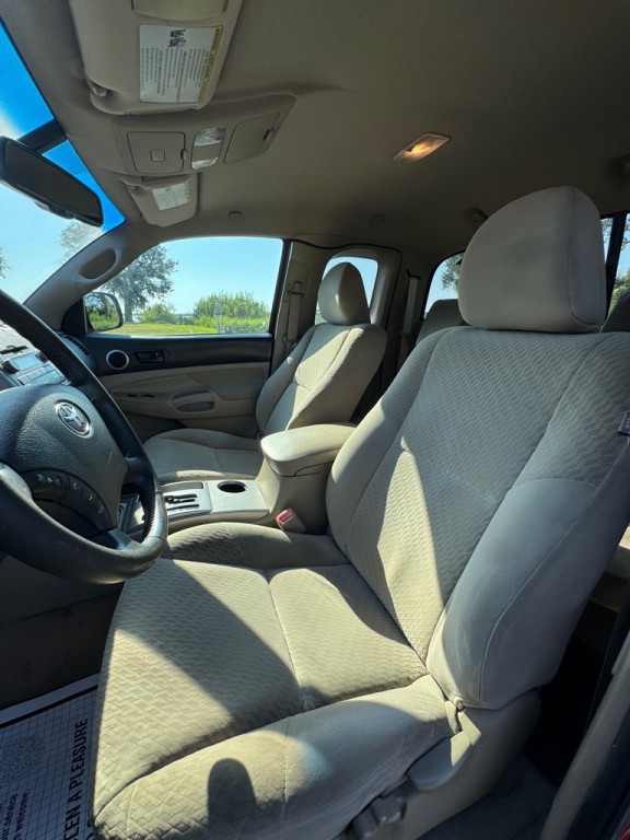2010 Toyota Tacoma Image 12