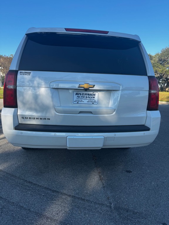 2018 Chevrolet Suburban Image 4