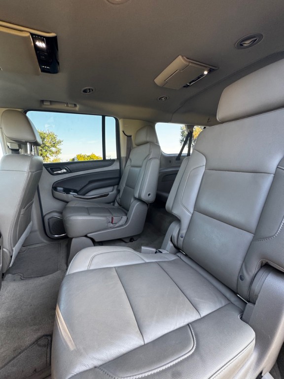 2018 Chevrolet Suburban Image 12