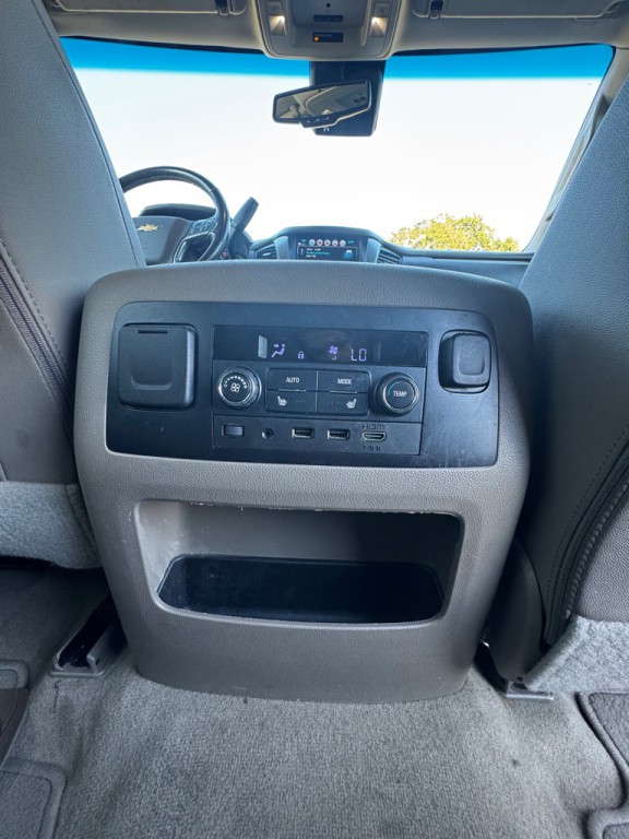 2018 Chevrolet Suburban Image 18