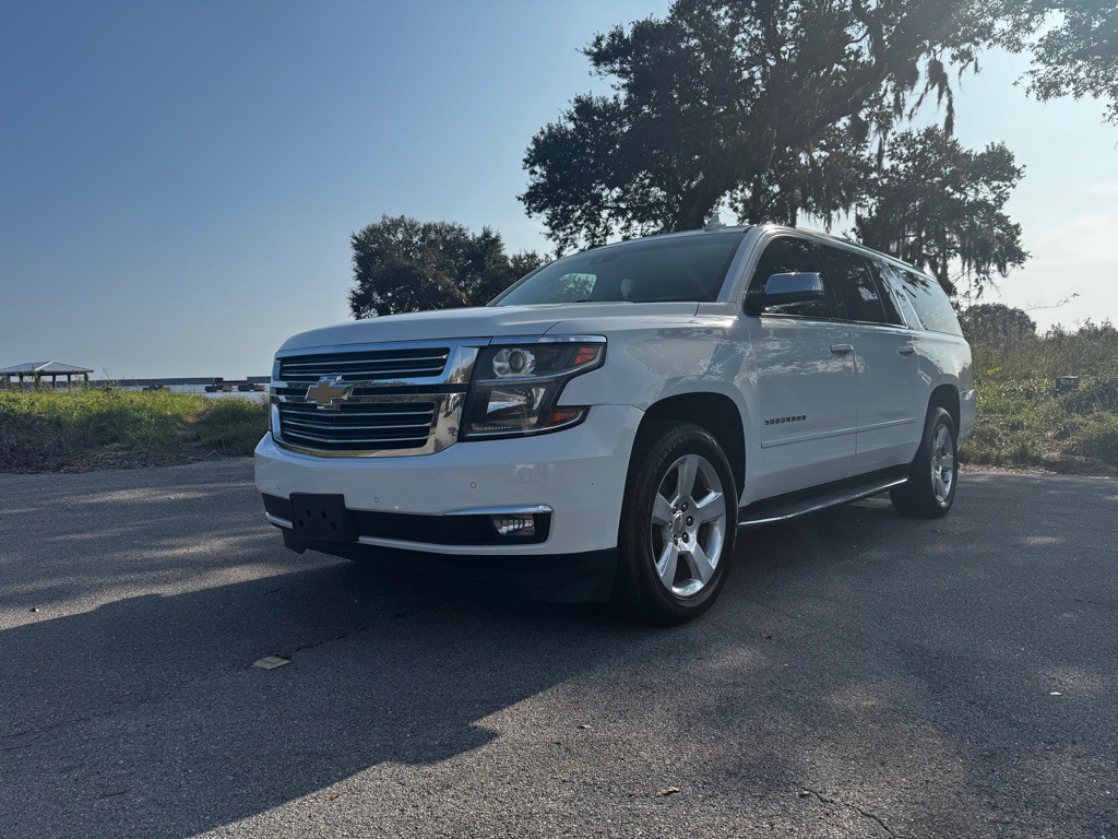 2017 Chevrolet Suburban Image 1