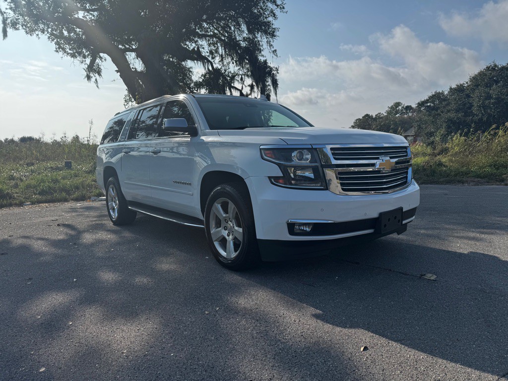 2017 Chevrolet Suburban Image 8