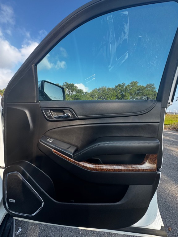 2017 Chevrolet Suburban Image 14