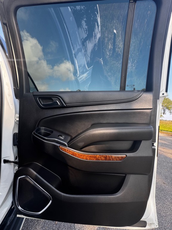 2017 Chevrolet Suburban Image 16