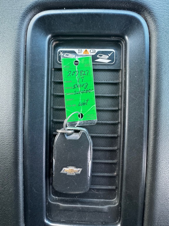 2017 Chevrolet Suburban Image 30