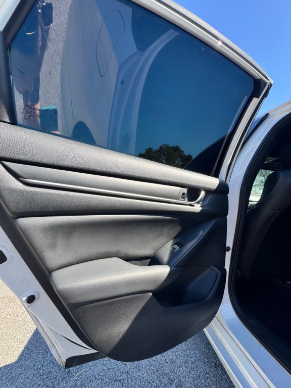 2019 Honda Accord Image 11