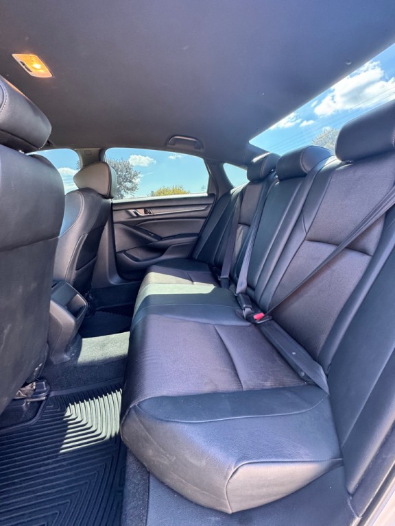 2019 Honda Accord Image 12