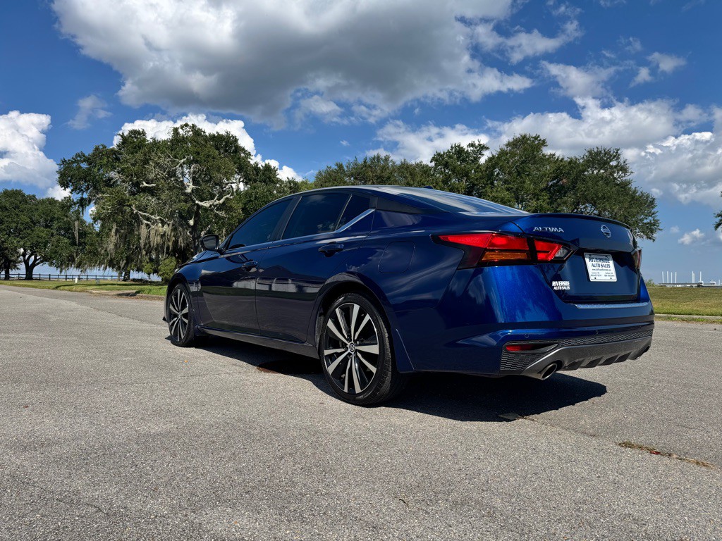 2021 Nissan Altima Image 3