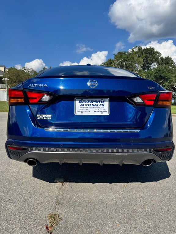 2021 Nissan Altima Image 4