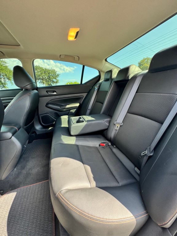 2021 Nissan Altima Image 12