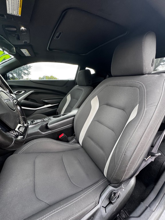 2017 Chevrolet Camaro Image 10