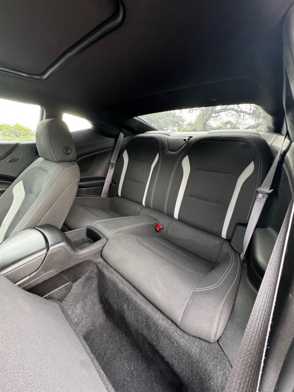 2017 Chevrolet Camaro Image 11