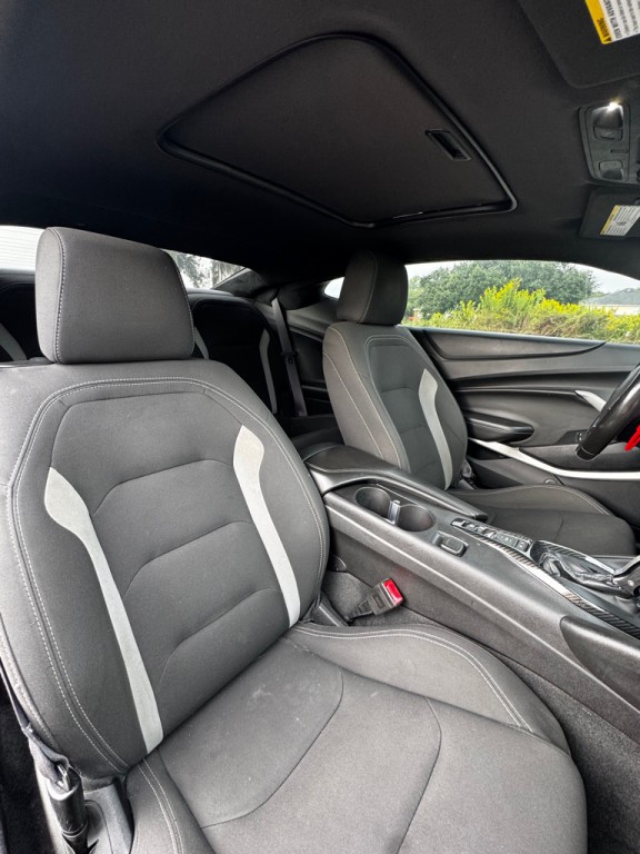 2017 Chevrolet Camaro Image 13