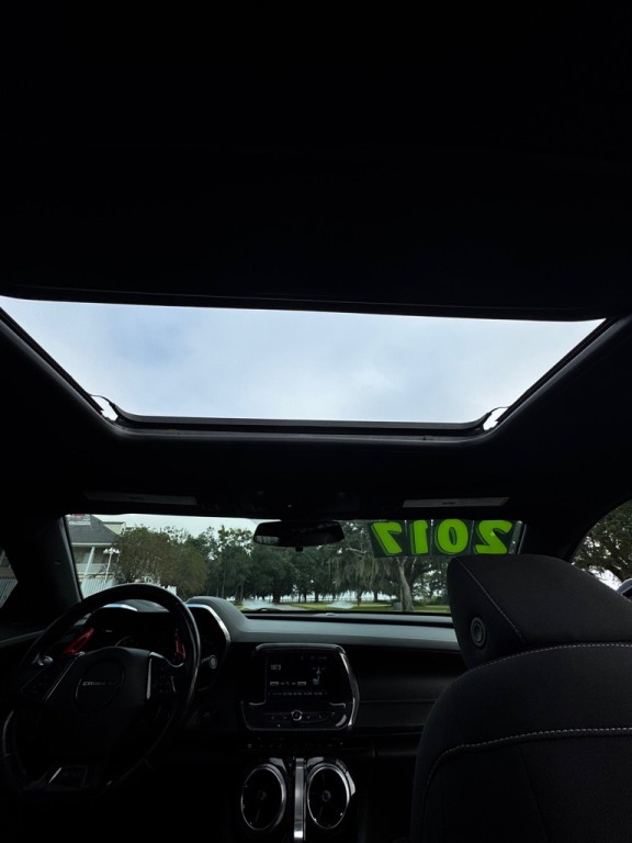 2017 Chevrolet Camaro Image 16