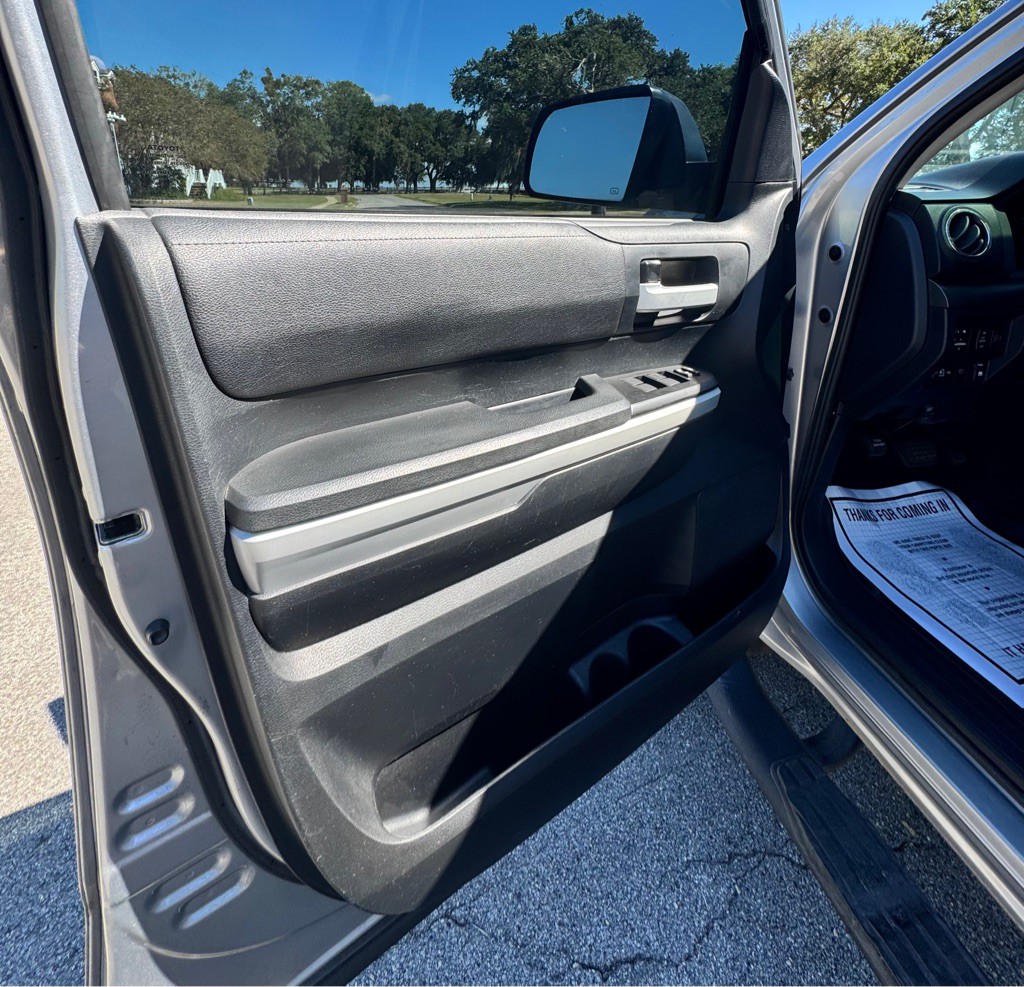 2018 Toyota Tundra Image 9