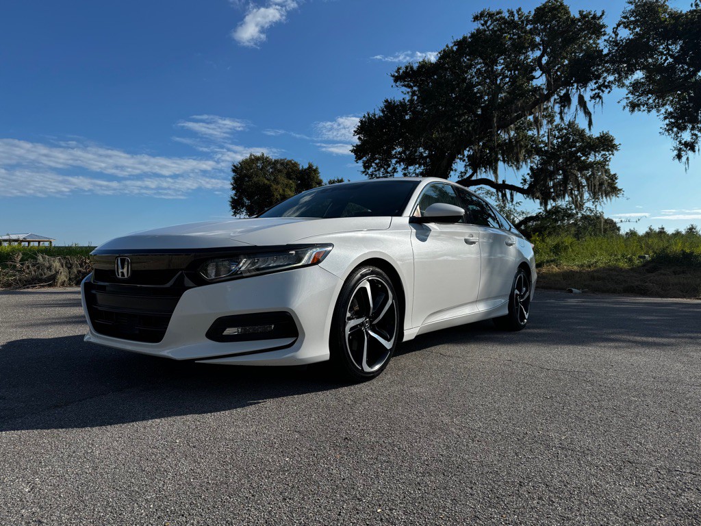2018 Honda Accord Image 1
