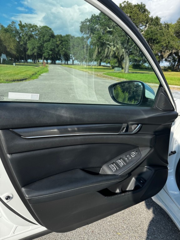 2018 Honda Accord Image 9