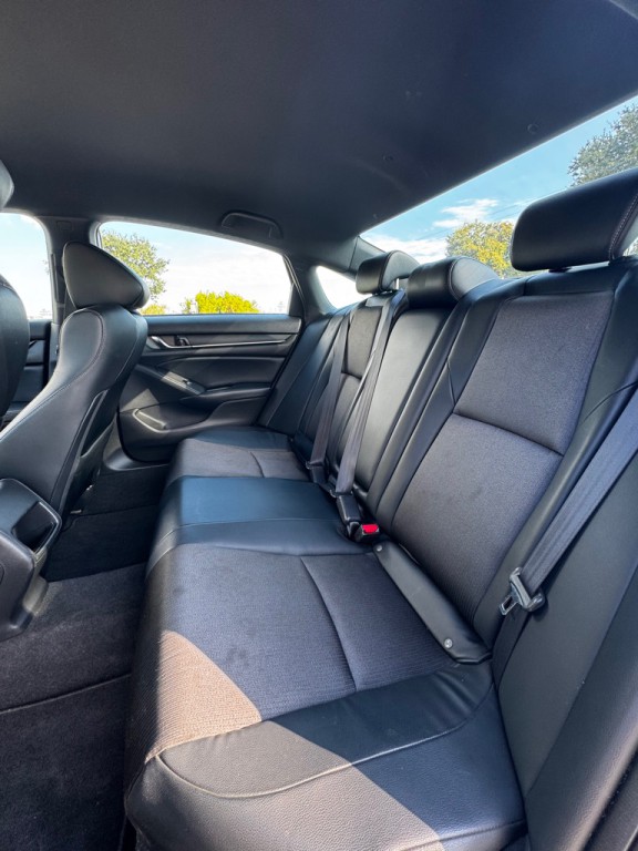 2018 Honda Accord Image 12