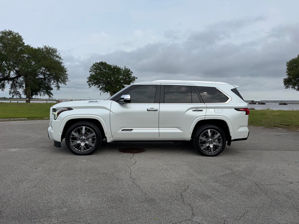 2025 Toyota Sequoia Image 2