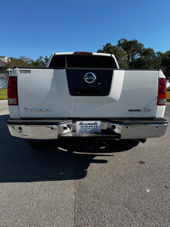 2011 Nissan Titan Image 4