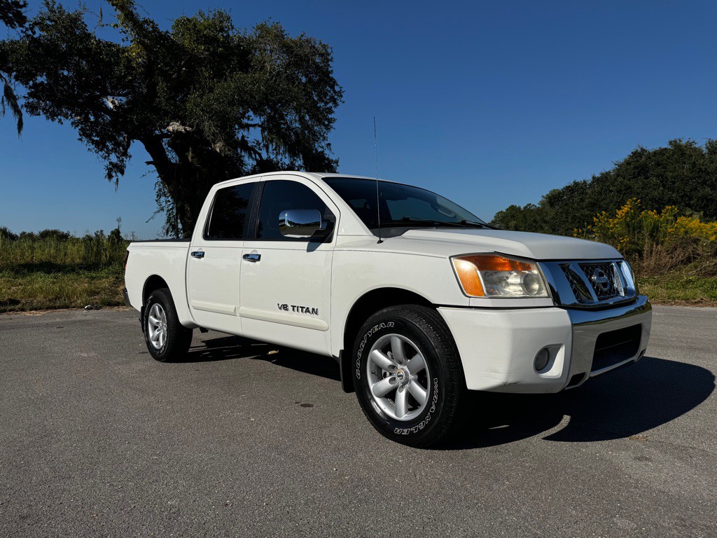 2011 Nissan Titan Image 7