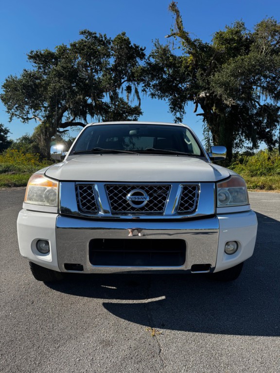 2011 Nissan Titan Image 8