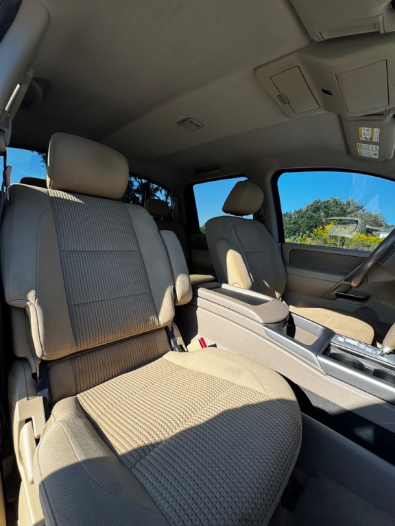 2011 Nissan Titan Image 14