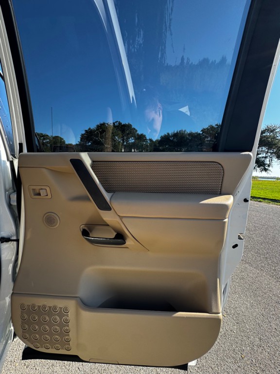 2011 Nissan Titan Image 15