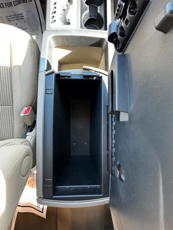 2011 Nissan Titan Image 25