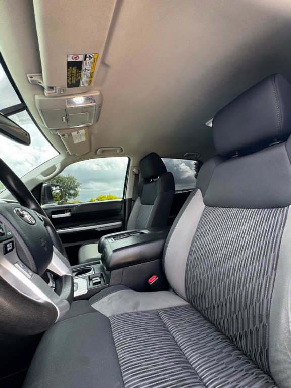 2017 Toyota Tundra Image 10
